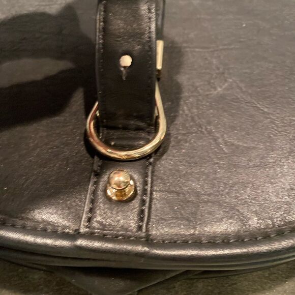 #135 Boutique Leather Black Saddle Bag - Picture 4 of 11